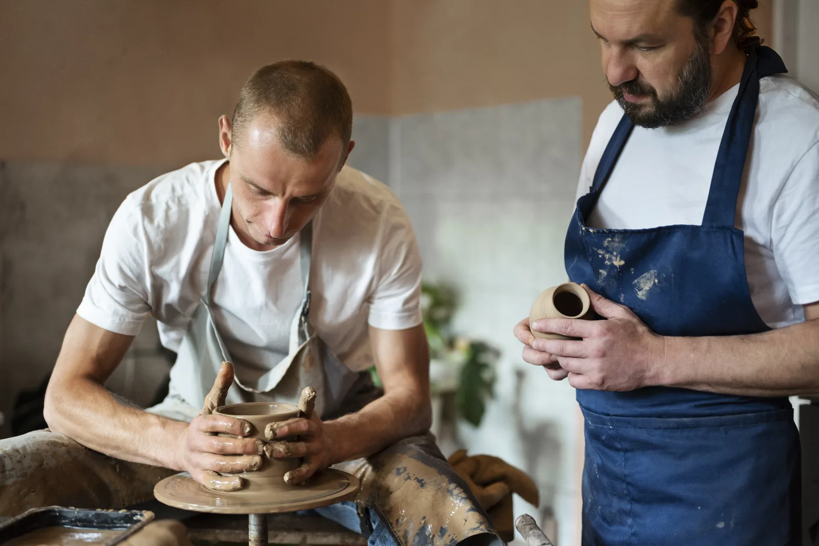 Craft workshop (flower crowns, pottery, painting)