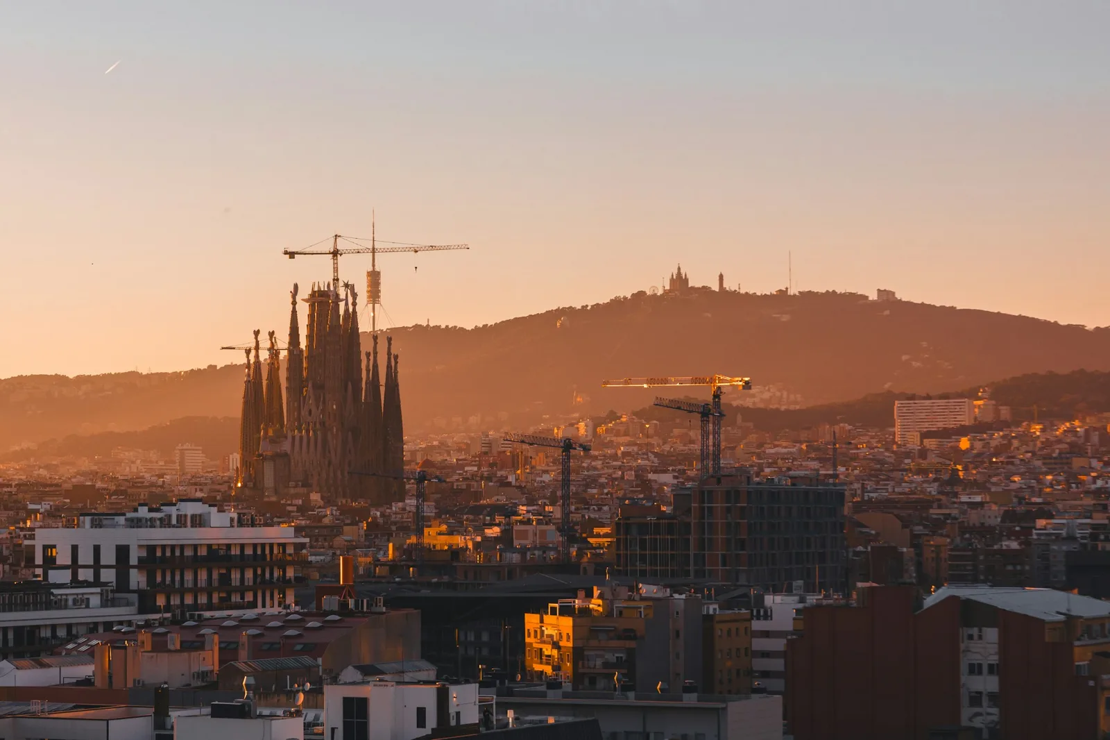 Treasure hunt & city quest in Barcelona